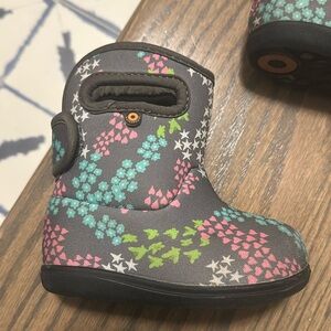Bogs Boots sz 6 toddler